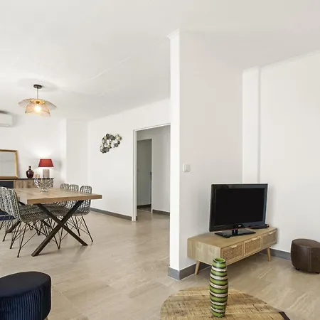 Appartement 2 - Proche De La Gare Saint-Raphaël