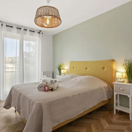 Appartement 2 - Proche De La Gare *